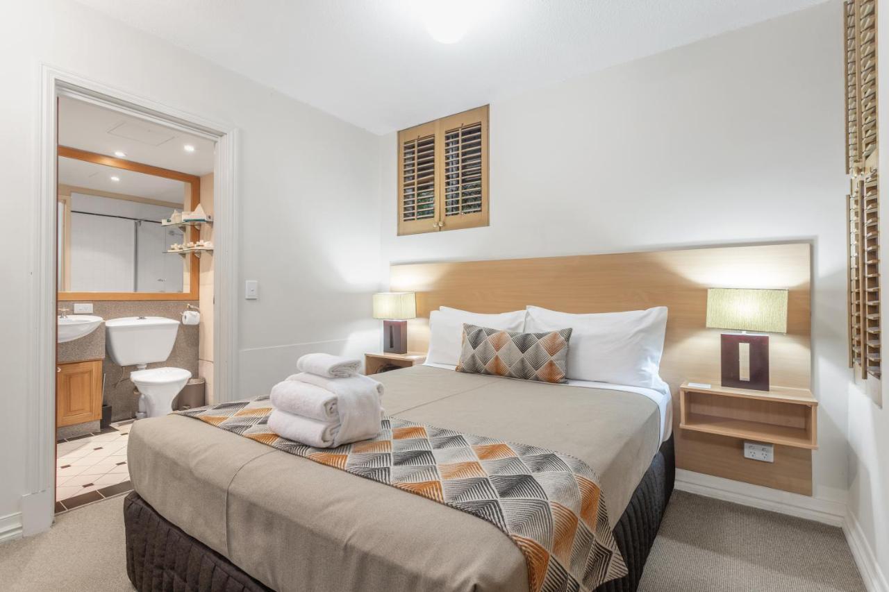 One-Bedroom Apartment,750368090:JPEG